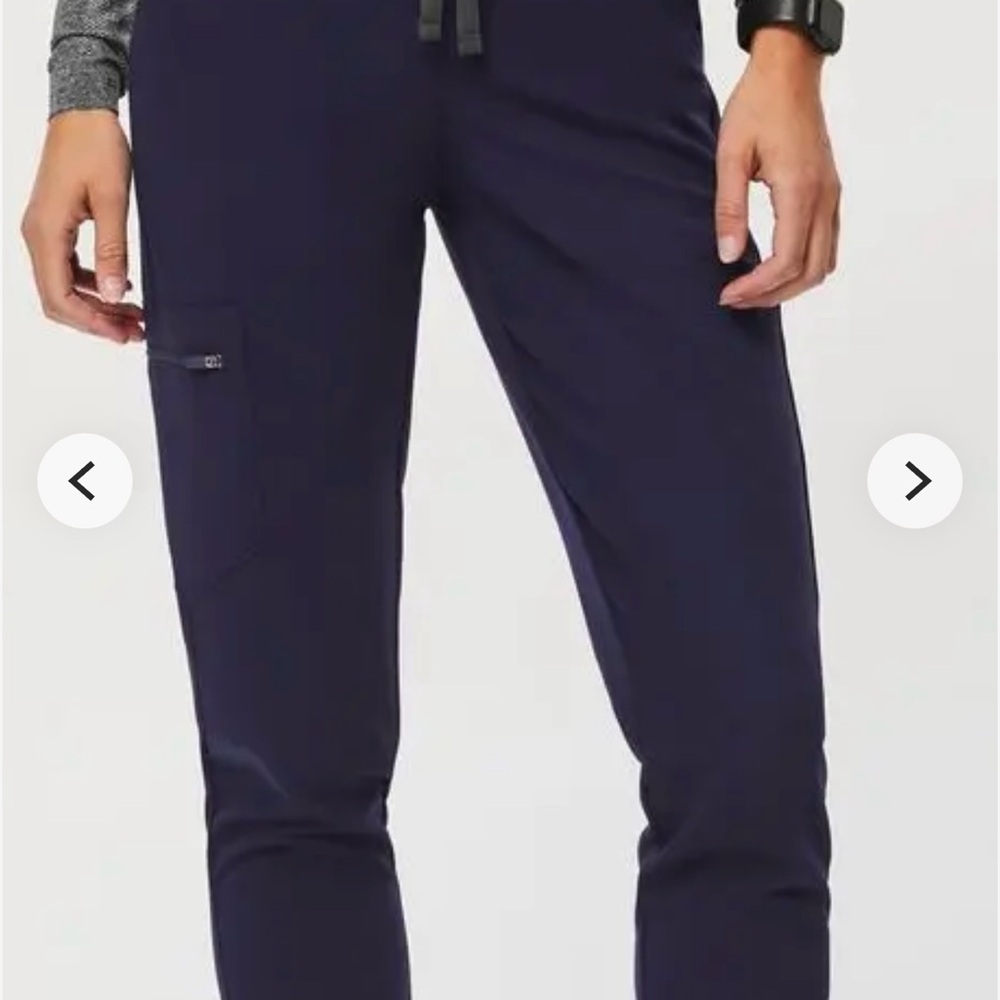 Figs Black Joggers with Tapered Fit and Elastic Waistband